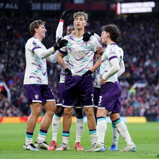 1734879705423031264.jpg 1734879703371.jpg