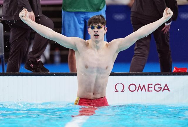 1722476841188032172.jpg 巴黎奥运会丨游泳——男子100米自由泳决赛:中国选手潘展乐夺冠XxjpseC009459_20240801_MVPFN0A001.jpg